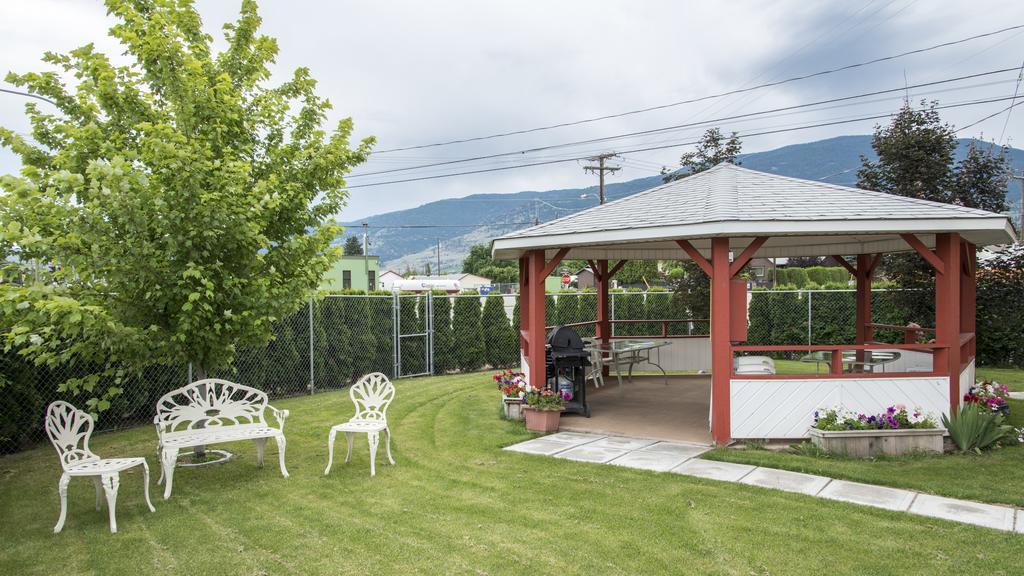 אוסויוס Maple Leaf Motel Inn Towne מראה חיצוני תמונה